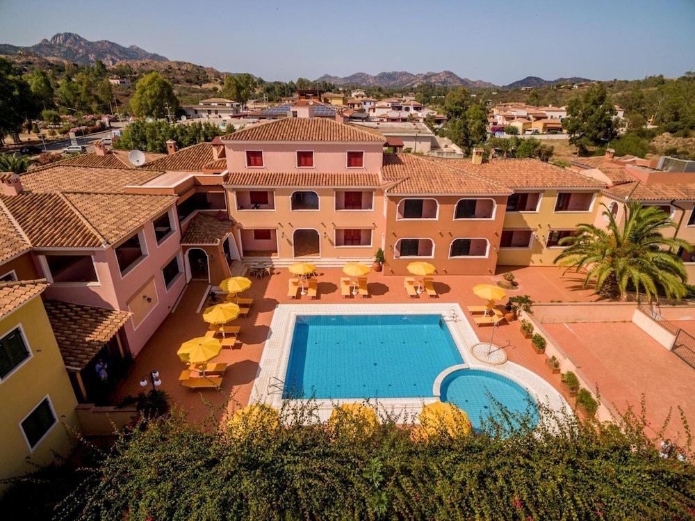 Residence Sos Alinos Cala Liberotto Εξωτερικό φωτογραφία
